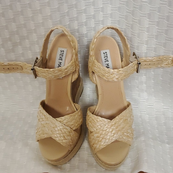 Steve madden cork wedges. Size 6 - Picture 2 of 4